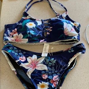 Cupshe bikini NWT Bathing suit